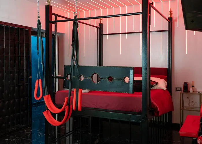 Luxury Bdsm בית הארחה 3*