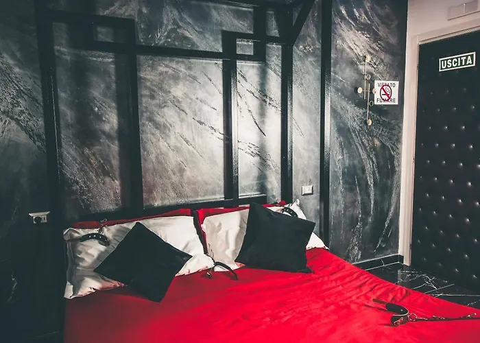 Luxury Bdsm 3* רומא