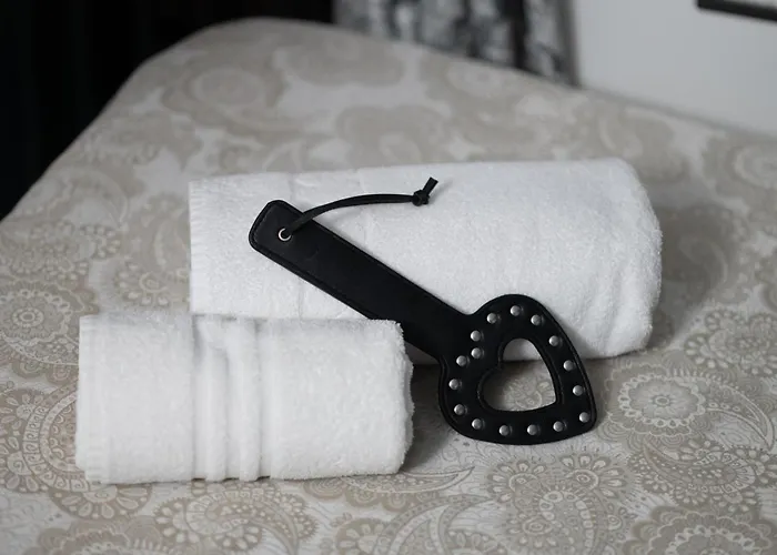 Luxury Bdsm בית הארחה 3*
